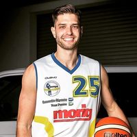 Jake Marvin的照片