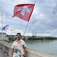 Amine Majid的照片