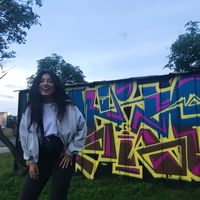 Ecem Saylan的照片