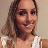 Fernanda Santi的照片