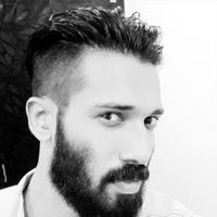 Right Winger的照片