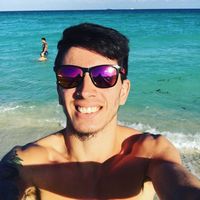 jonathan carlucho's Photo