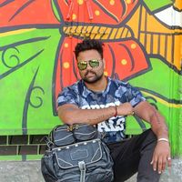 Sunil Kaushik的照片