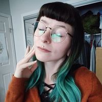 Alexandra Clemens的照片