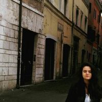 Cicek Usumezgezer's Photo