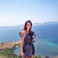 Monique Fiolitha的照片