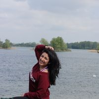 Paola Ruje R's Photo