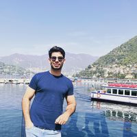 Varun Rathi的照片