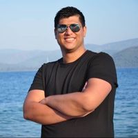 Ali Akhlaghi的照片