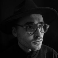 Russell  Nickolson的照片