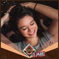 Tara Chirimar的照片