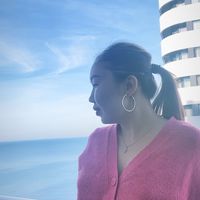 Naz Oryngali的照片