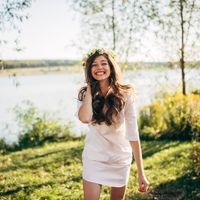 ANNA DESAUNOIS的照片