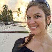 Lauren Akins's Photo