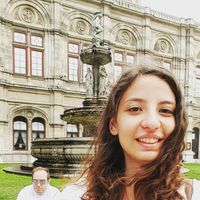 Nur Sarıca的照片