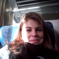 Anita Darvasi的照片