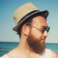 Burak Arıkoğlu的照片