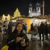 Selen Ergincan的照片