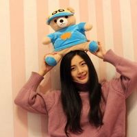 Vicki Zhuang's Photo