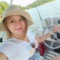 Nadiia Chyburovska的照片