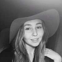 Karina Akhtarova的照片