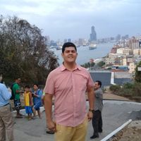 Julio Menjivar的照片