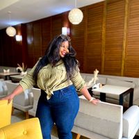 Patience Mama Loum的照片