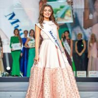 Angelina Angelina's Photo