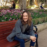 Myles Young的照片