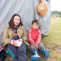 О. Дөлгөөн的照片