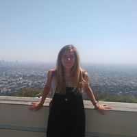 Laura van den Bergh的照片