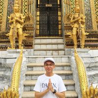 Hikam Nur Bayan's Photo