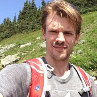 Sam MacKinnon的照片