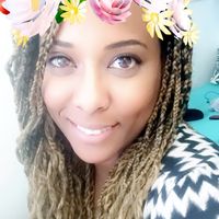 Lily  Auria的照片