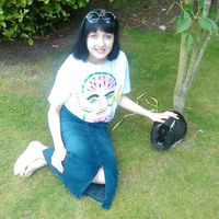 Emily Holmes的照片