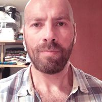 Emmanuel Nava的照片