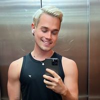 Ilya Chumak的照片