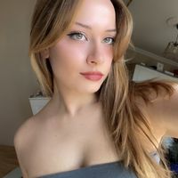 Zeynep Ece Celik的照片