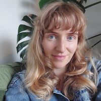 KATIE PICKERING的照片