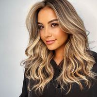 Astrid Hernandez的照片