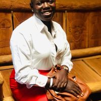 Lorretta Ntui的照片