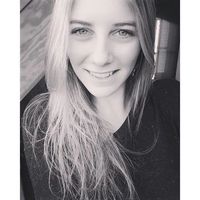 Amalie Deneyer的照片