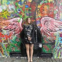 Alexandra Lutz's Photo