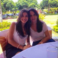 daniela arzayus的照片