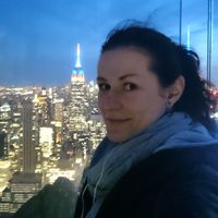 Nicole Lebherz的照片