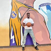 Michael Otipah的照片