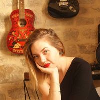 Julie Wavrant的照片