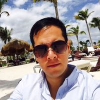 Roberto Fierro的照片