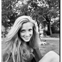 Rebecca De Cavel's Photo