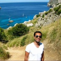 Yaz Ebrahimi's Photo